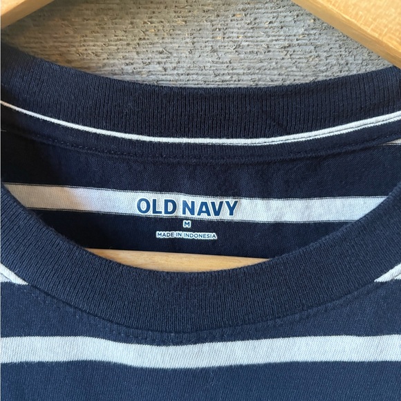 Old Navy Sleeveless Tie Front Shirt - Picture 2 of 5